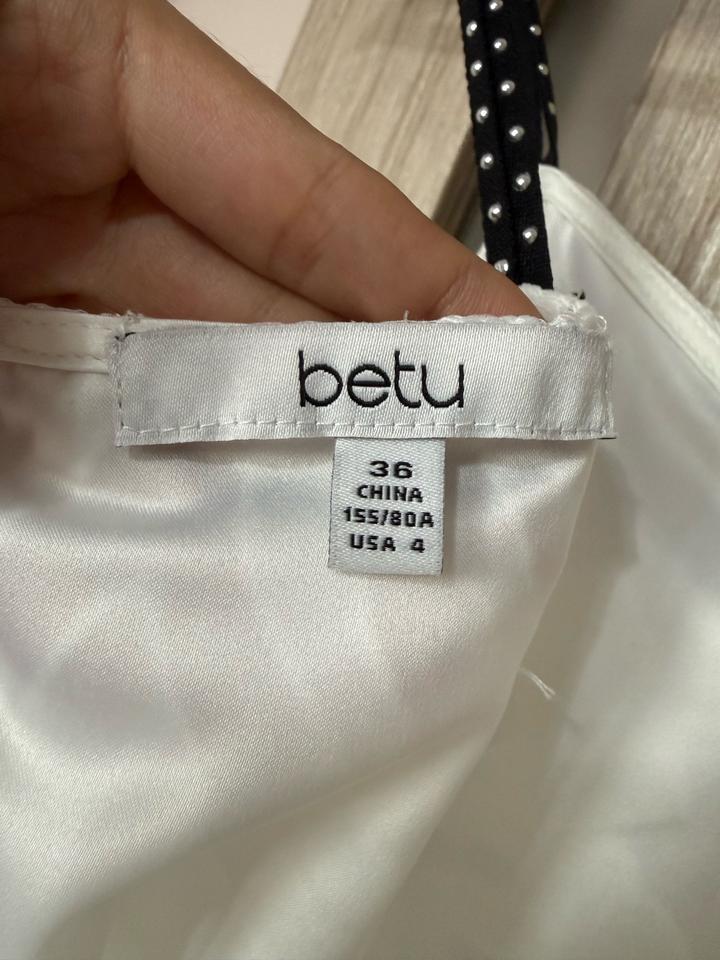 Платье дизайнерского китайского бренда Betu