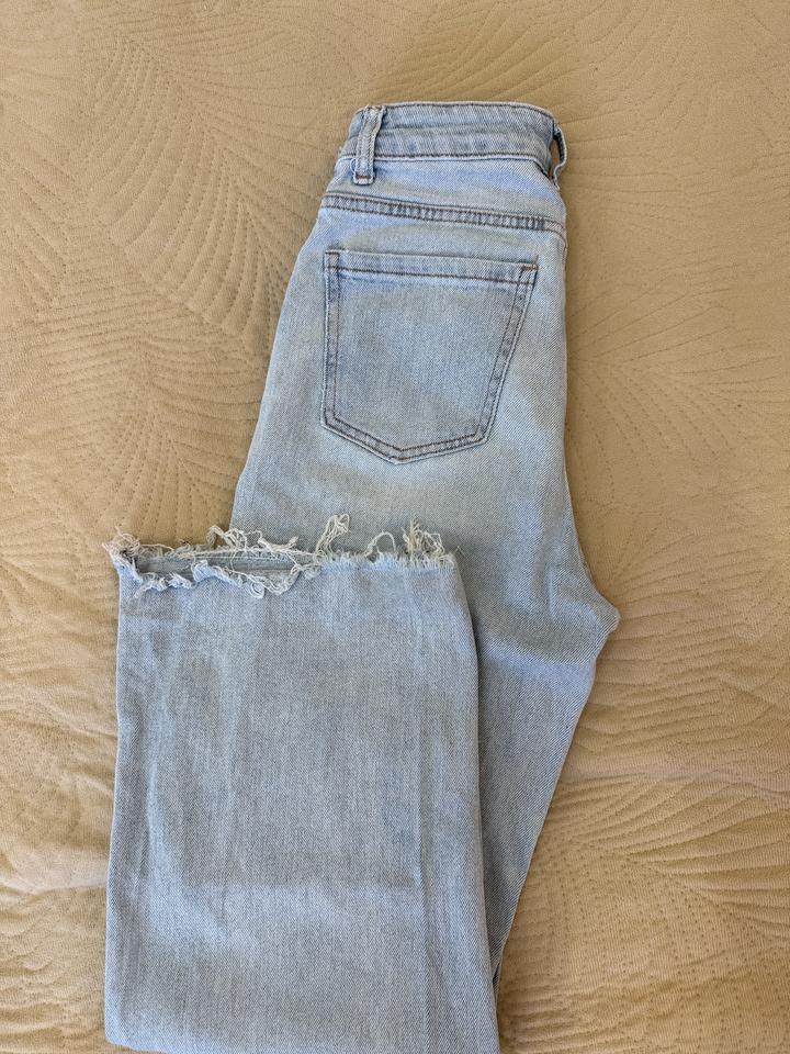 Джинсы , светло синего цвета