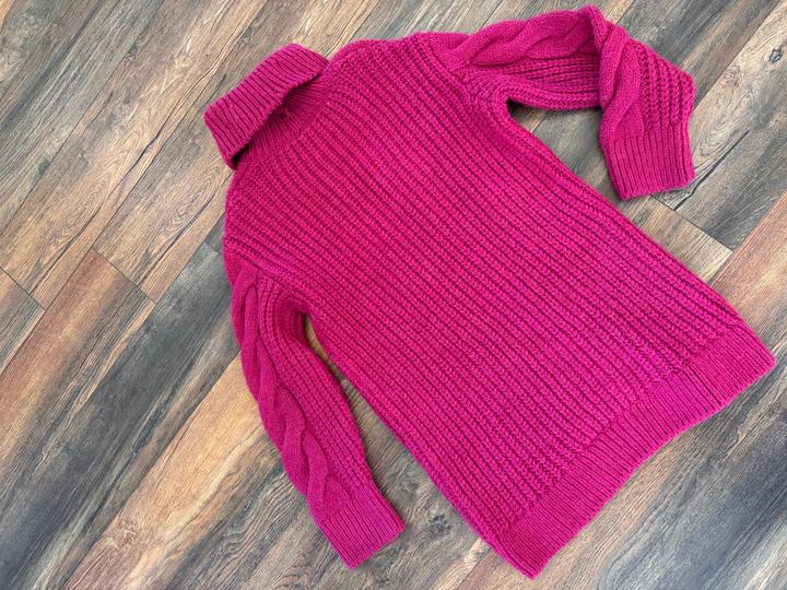 Свитер абсолютно новый