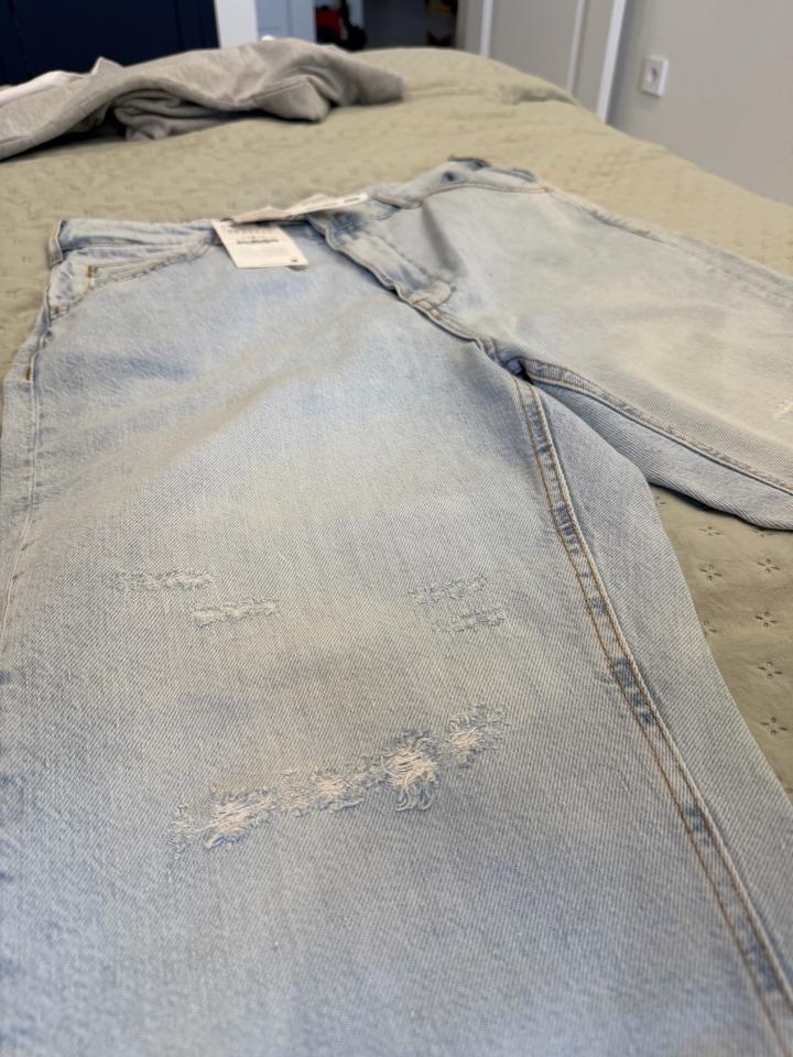 Новые джинсы Zara (42) Relaxed, эффект рванки