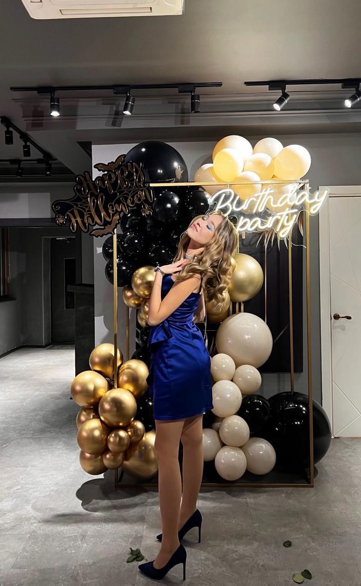 Дизайнерское платье