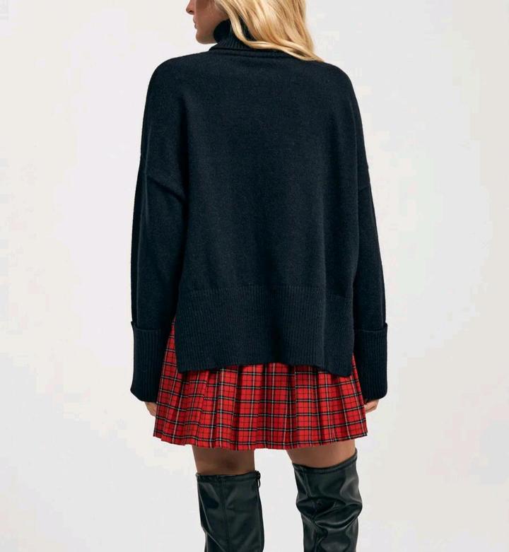 Удлиненный вязаный свитер