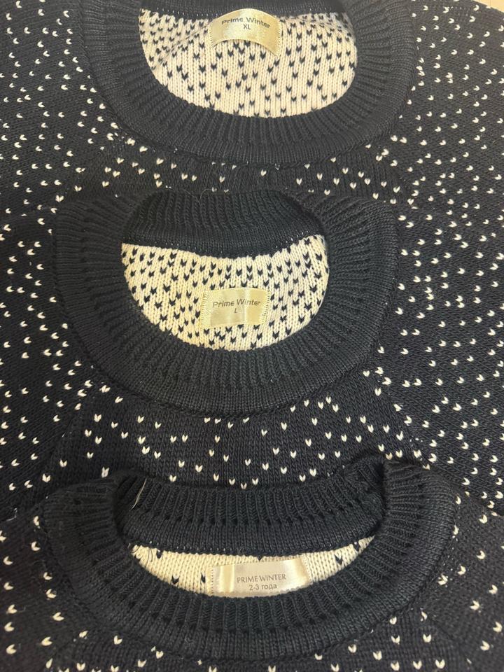 Продам три новогодних свитера для семейного образа