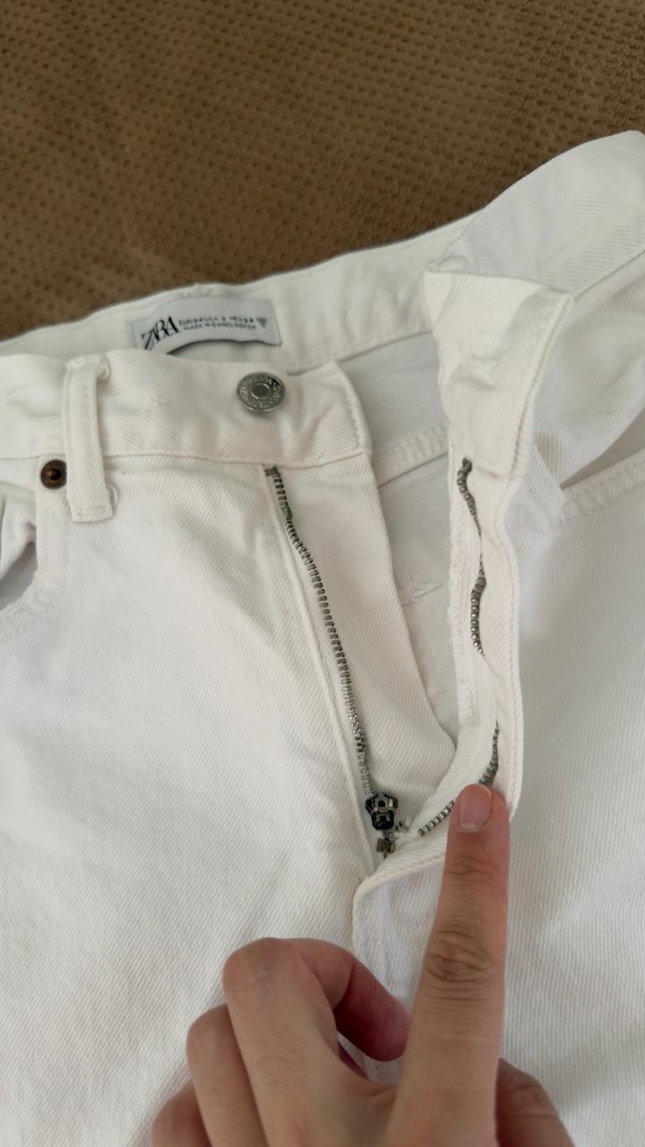 Белые джинсы Zara