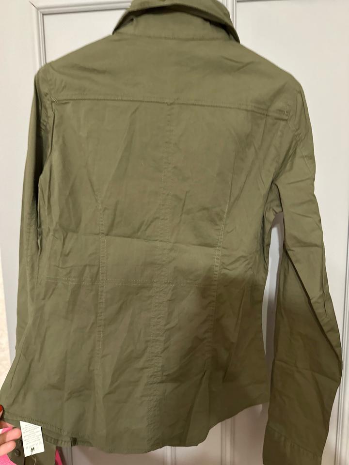 Рубашка Stradivarius Basic цвета хаки