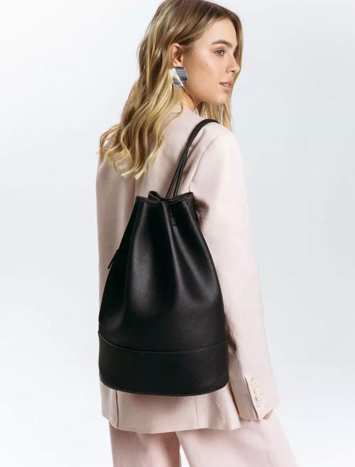 Стильный рюкзак. экокожа