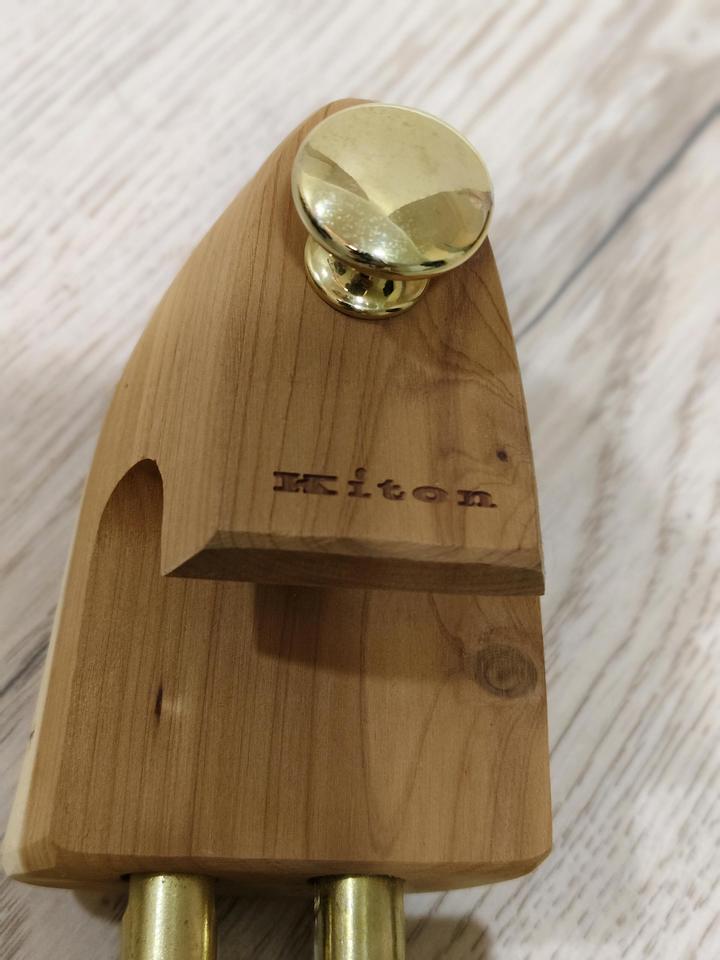 Кедровые колодки Kiton (формодержатели) из массива красного кедра