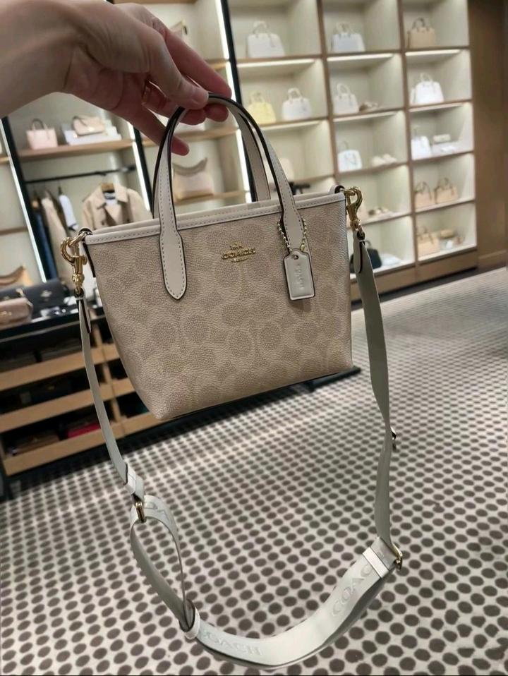 Сумочка Coach City mini, 100% оригинал, натуральная кожа, канва, широкий ремешок
