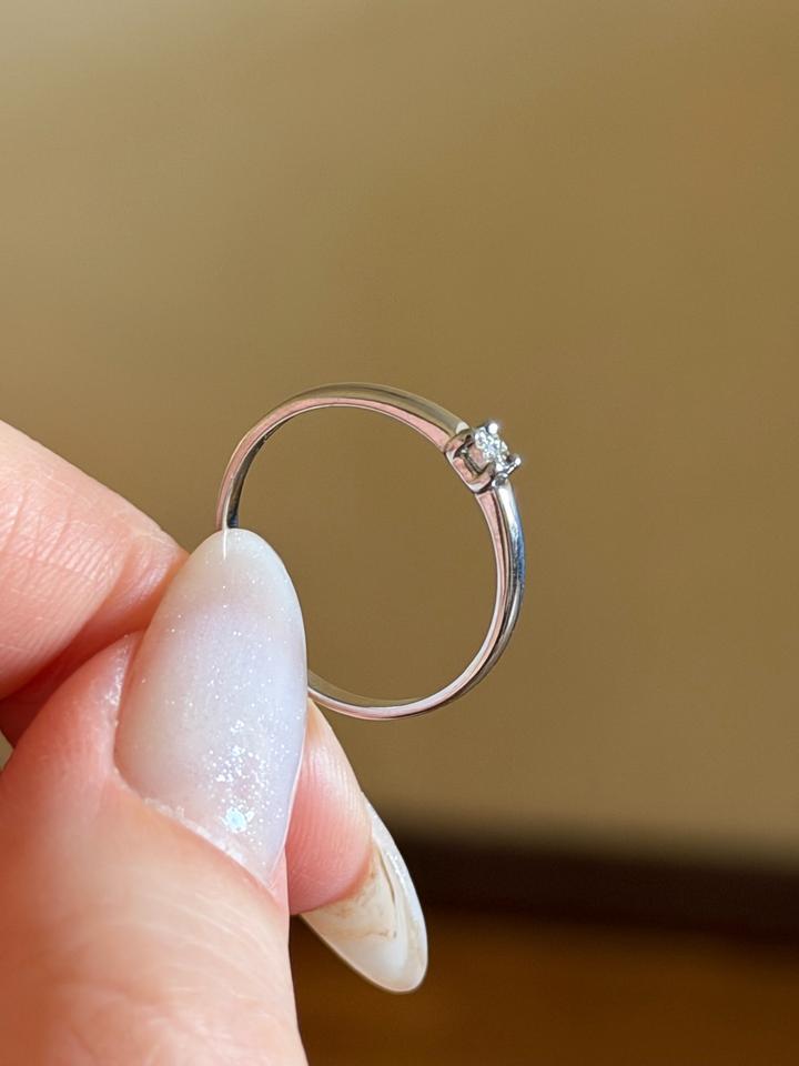 Кольцо из серебра с бриллиантом