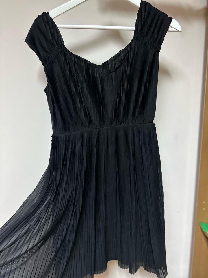 Платье H&M Premium с плиссировкой