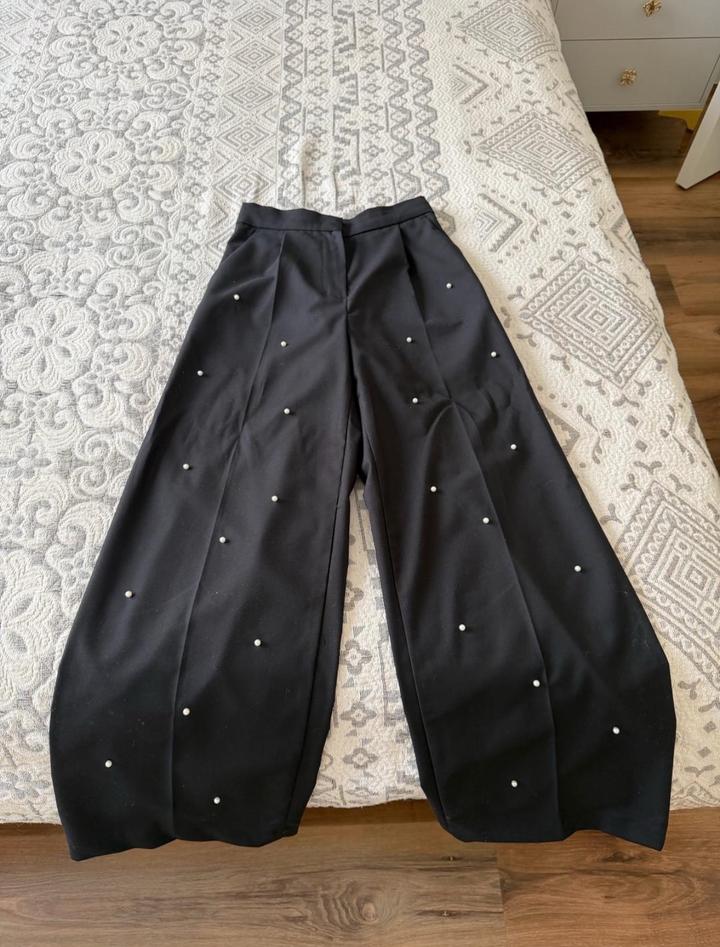 Брюки палаццо с жемчужинами