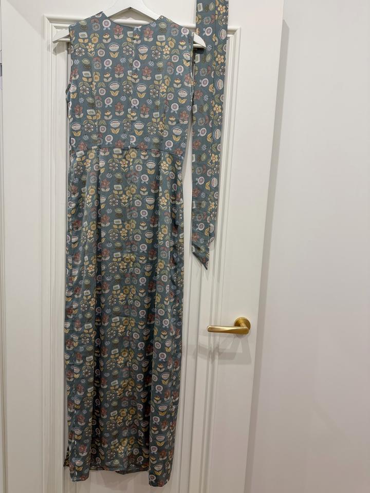 Платье из шелка, новое