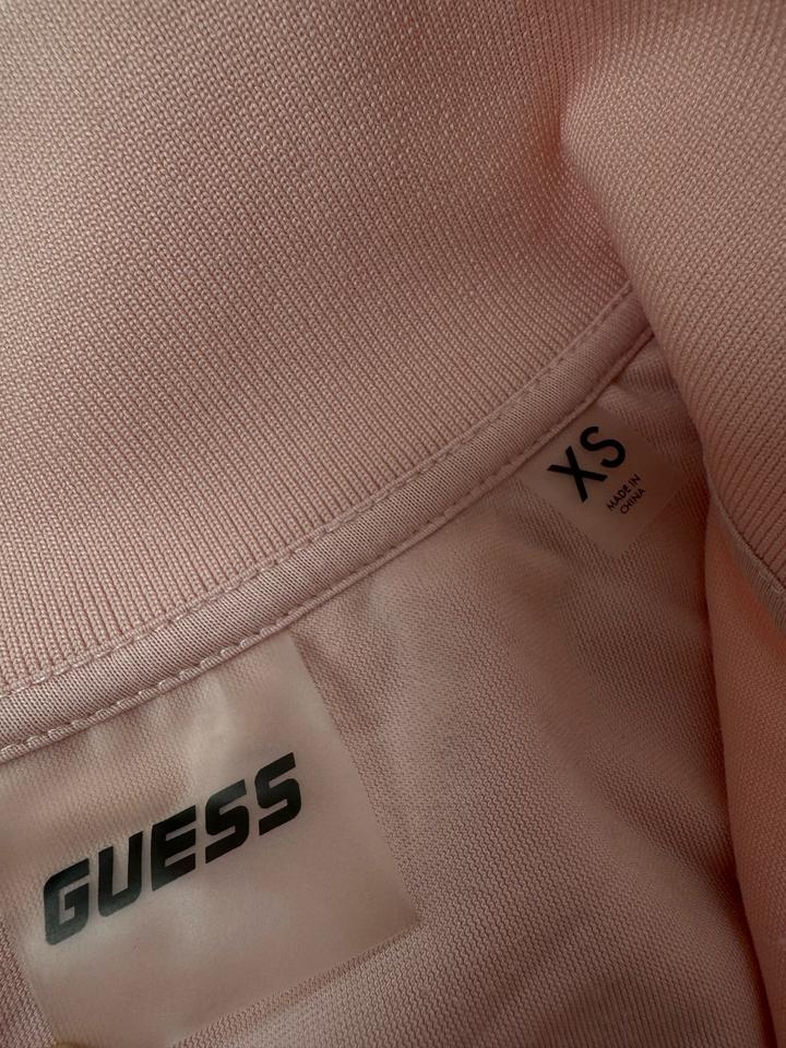 Розовая двойка от Guess