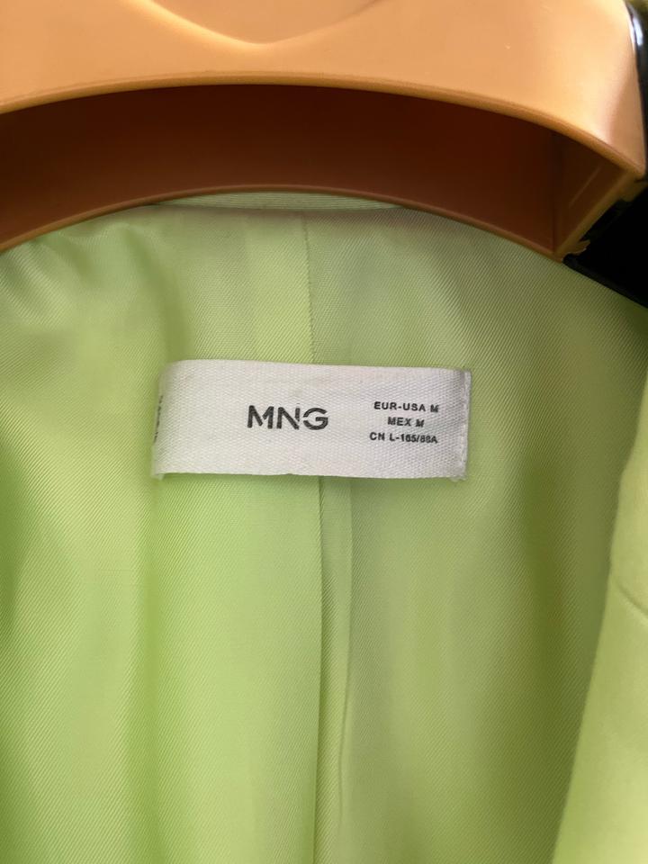 Салатовый пиджак Mango