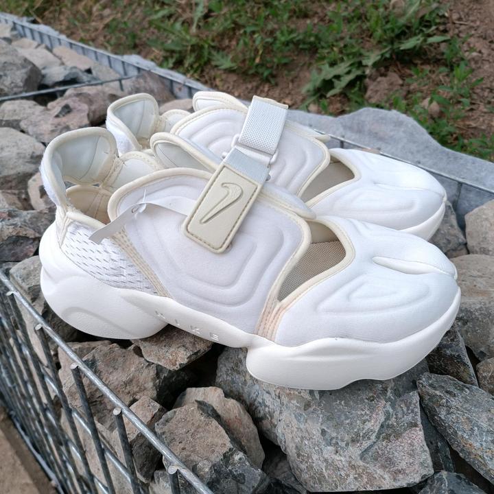 Nike Aqua Rift Tabi 39р
