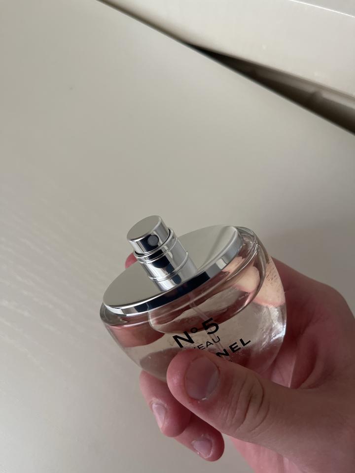 женская туалетная вода Chanel N°5 L'Eau объемом 50 мл.