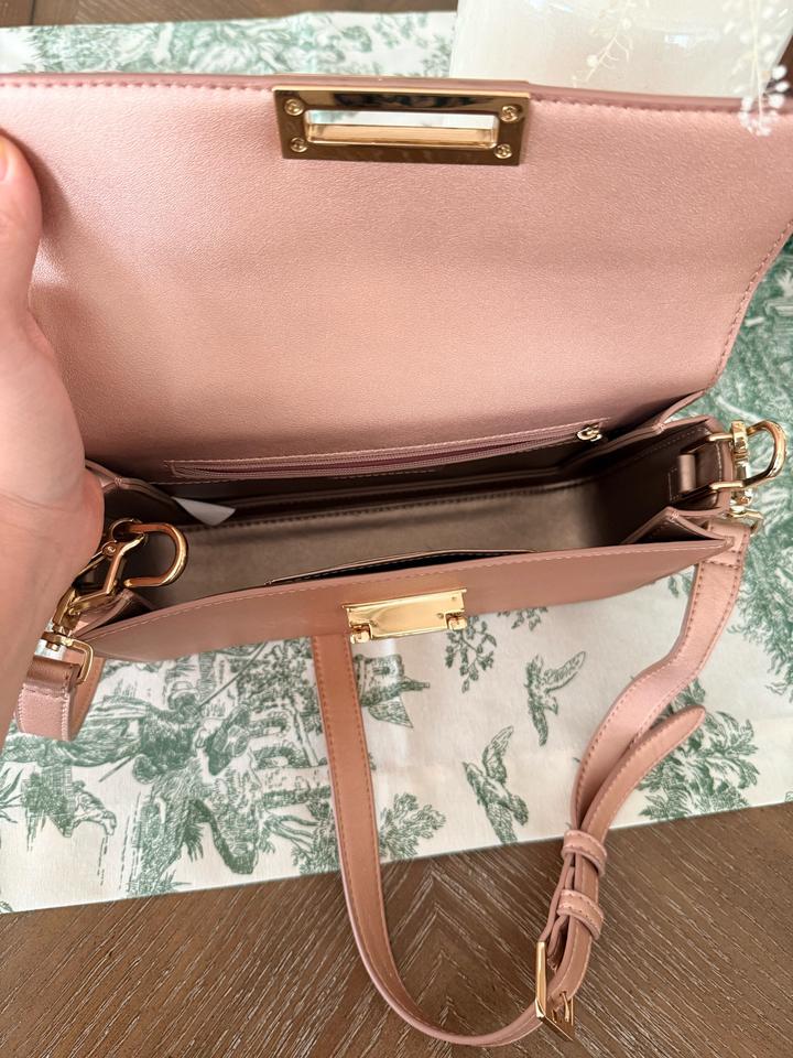 Сумка-клатч Charles & Keith