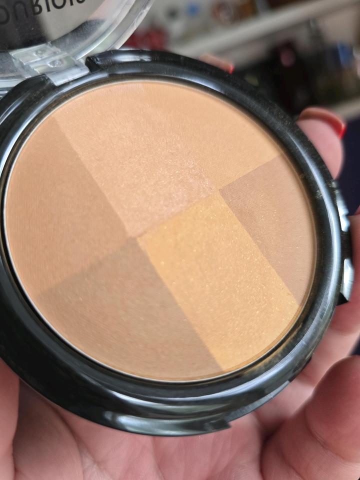 Bourjois Пудра бронзирующая Always Fabulous Bronzer 001