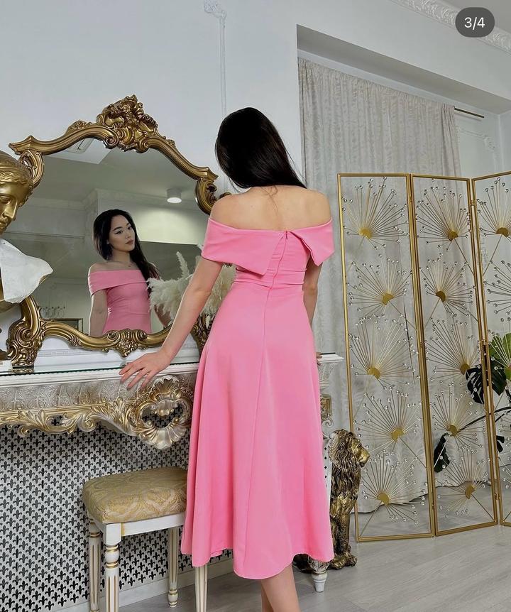 Розовое платье