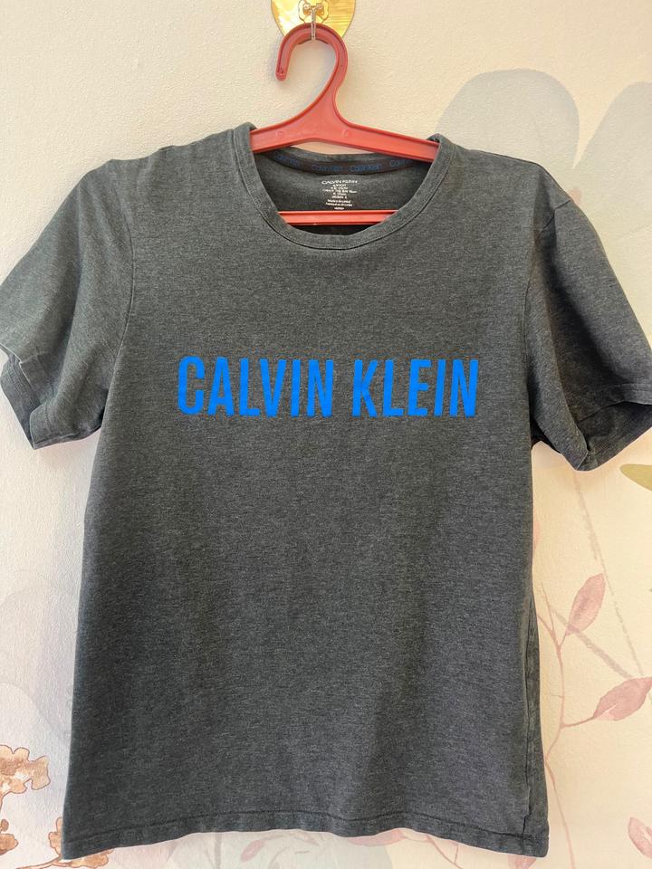 Футболка Calvin Clein s