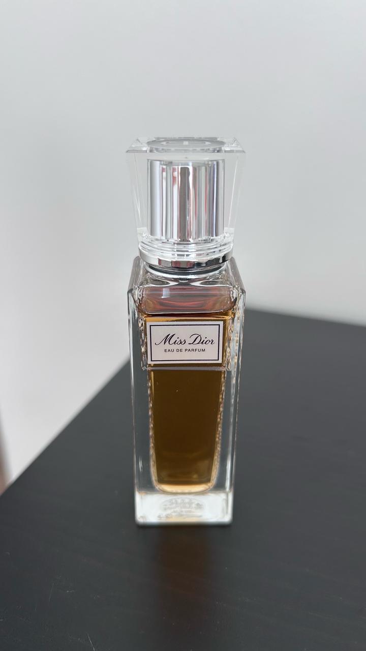 Туалетная вода с роликовым аппликатором Miss Dior