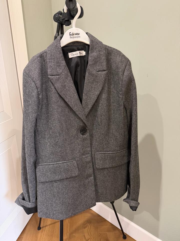 Пиджак серый