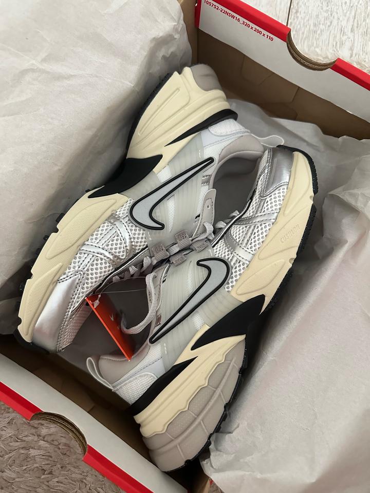 Кроссовки Nike V2K Run