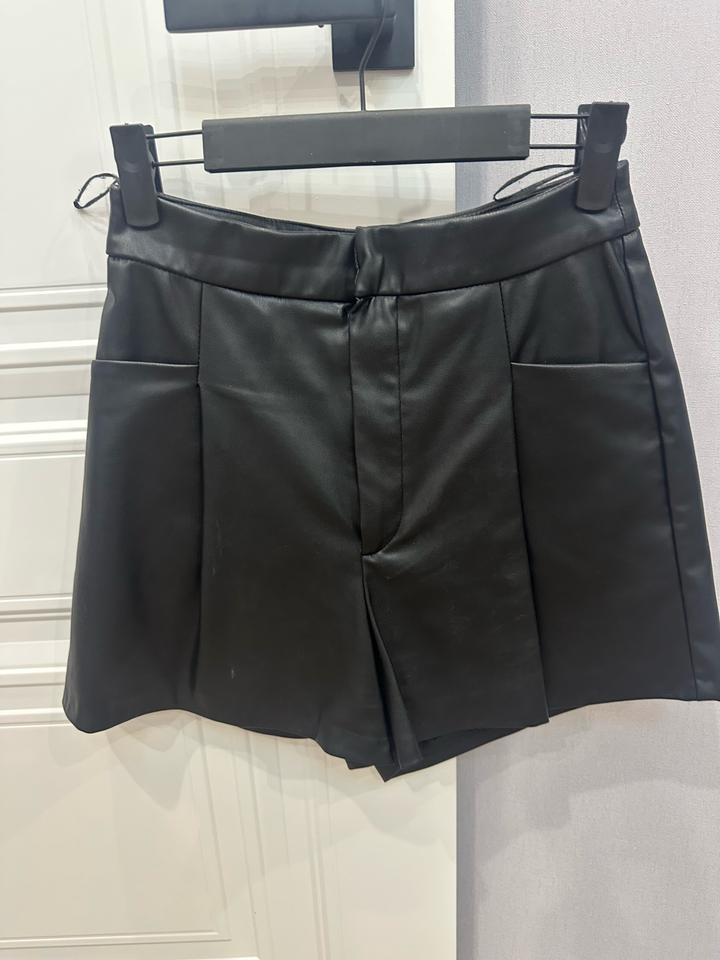 Кожаные шорты