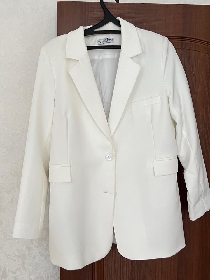 Белый пиджак