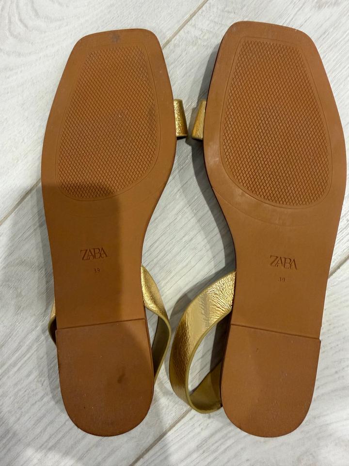 Сандали ZARA