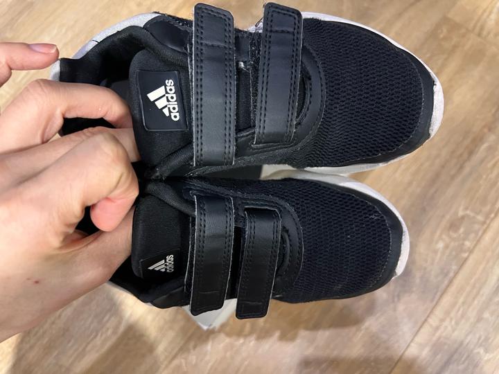 Детские кроссовки adidas