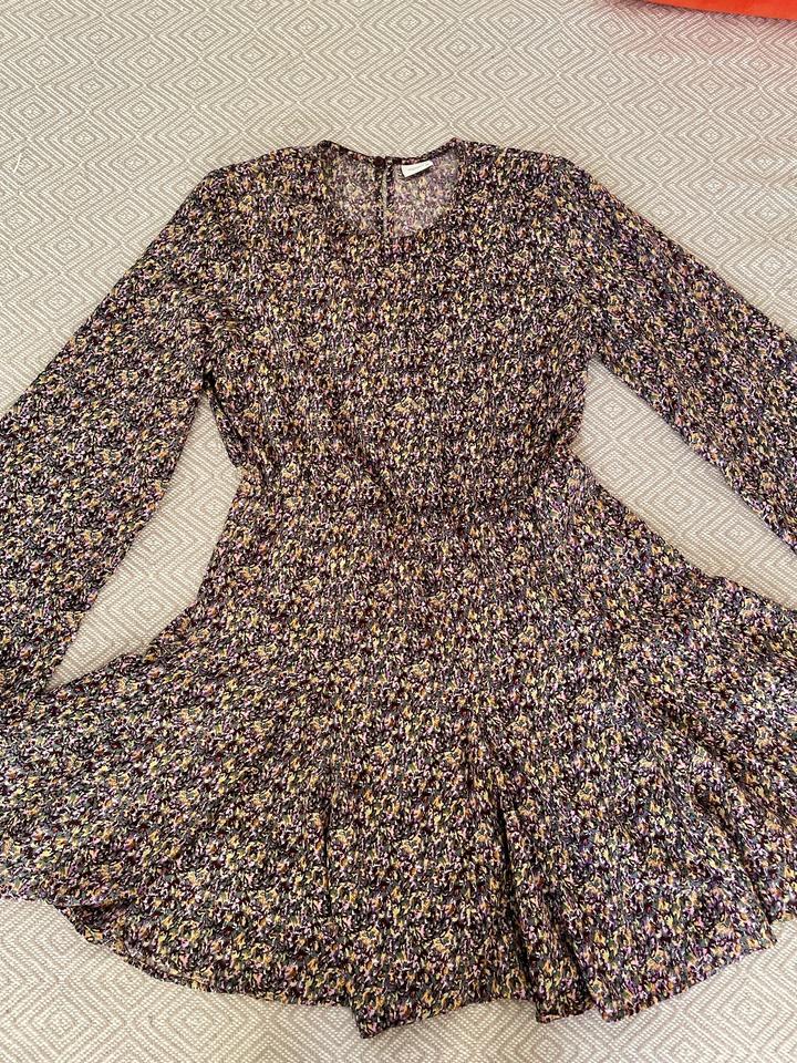 Цветочное легкое платье.