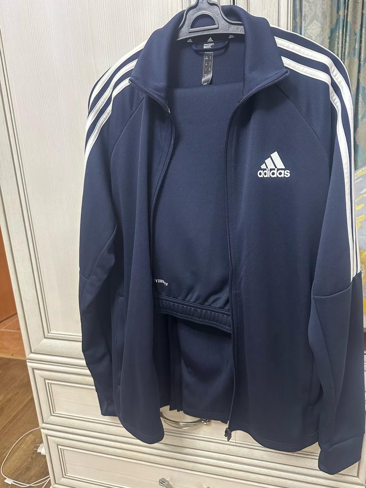 Спортивный костюм Adidas