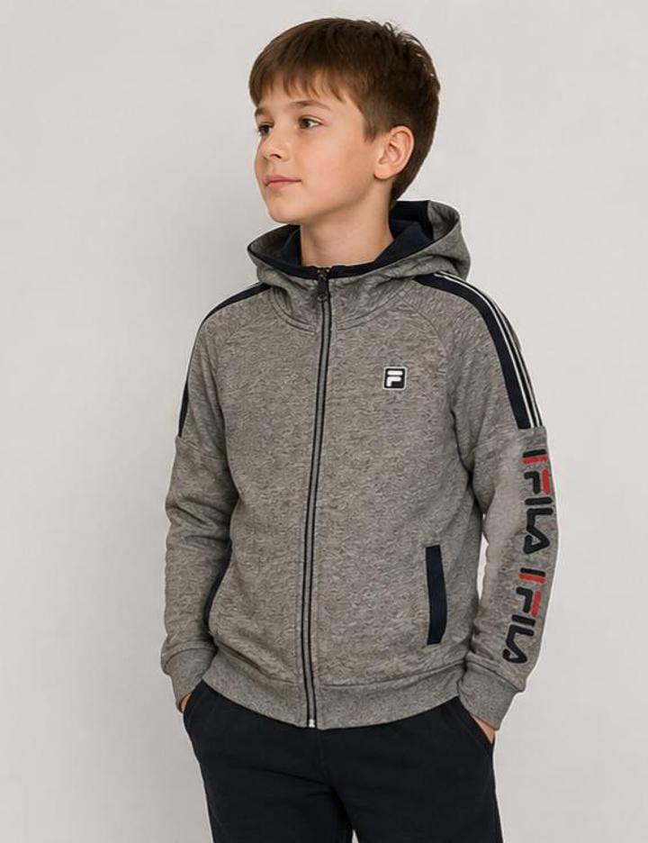 Спортивная толстовка от бренда Fila.
