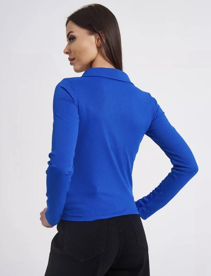 Синяя трикотажная укороченная кофта-поло с длинным рукавом и V-образным вырезом