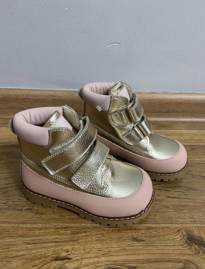 Ботинки на девочку