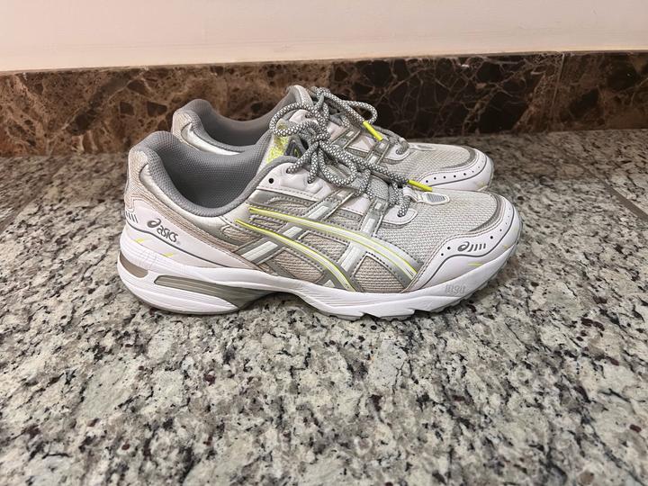 Кроссовки Asics