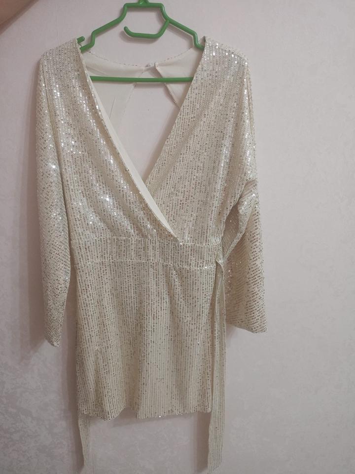 Платье с пайетками