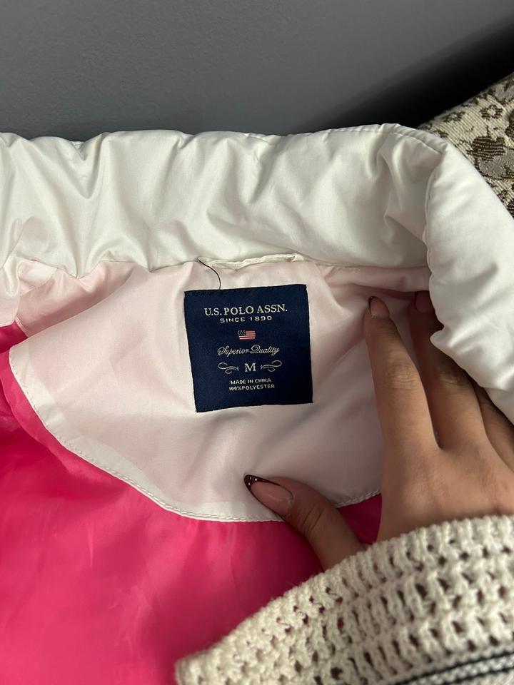 белая безрукавка U.S POLO ASSN