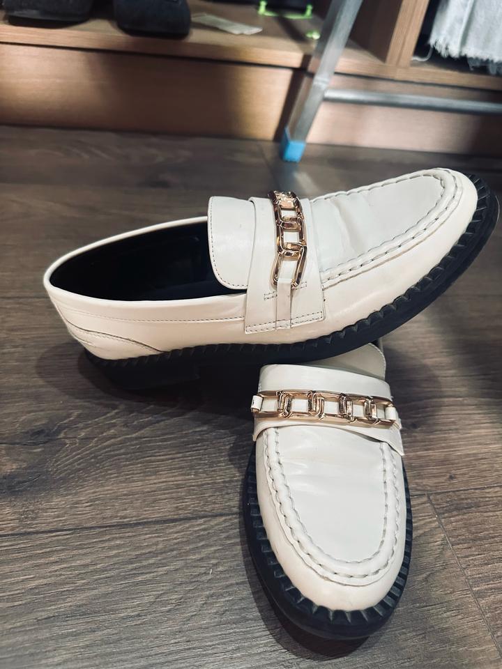 Лоферы от Zara