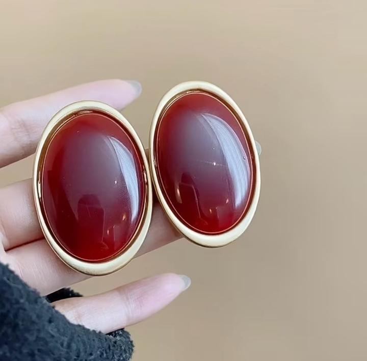 Новые овальные серьги