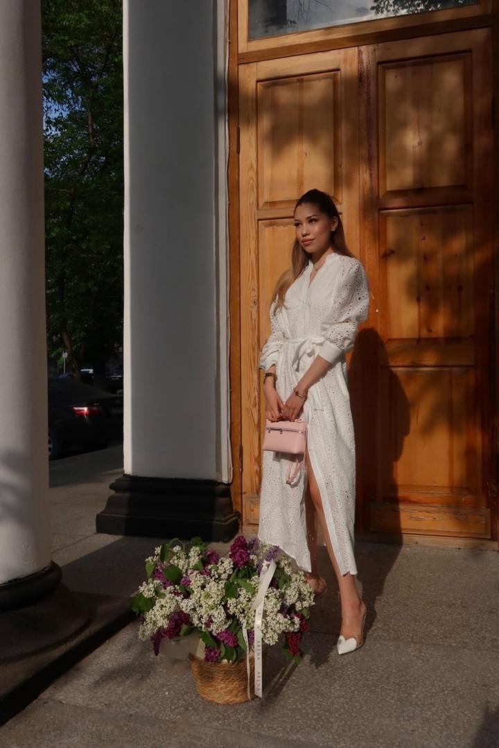 Белый сарафан