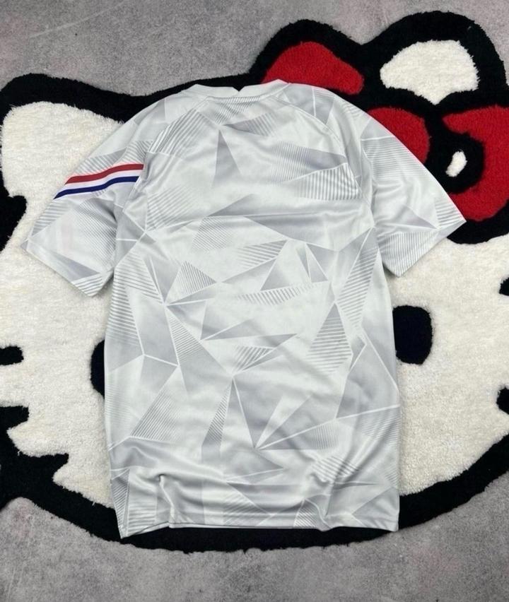 Nike S