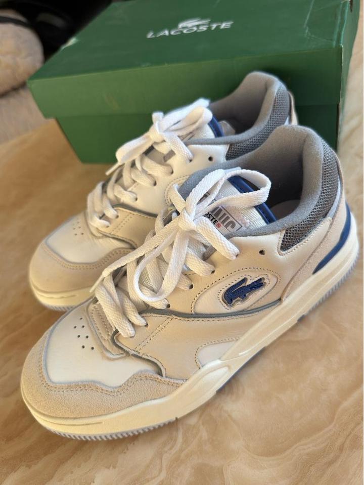 Новые кроссовки Лакост