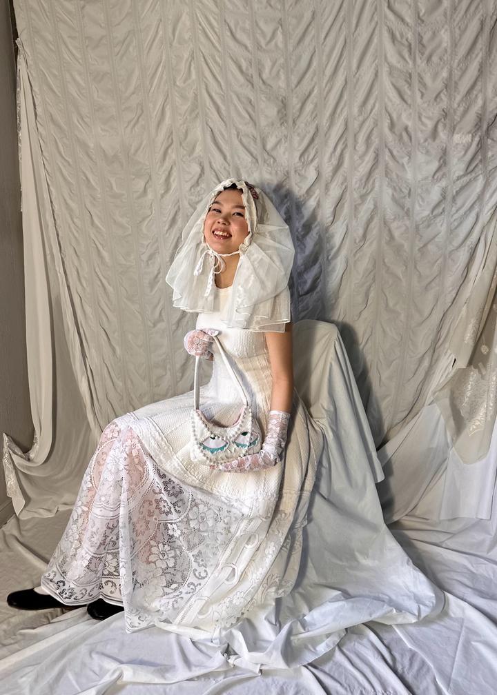 Белая сумка-багет «Слёзы Бывших»