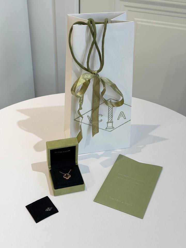 Van Cleef & Arpels подвеска