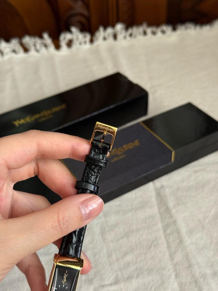 Винтажные часы YvesSaintLaurent