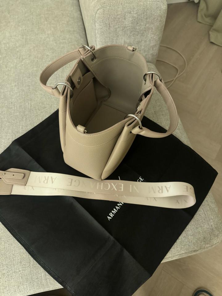 Сумка бежевая Armani Exchange