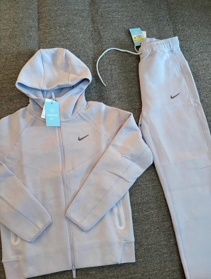 Двойка nike tech