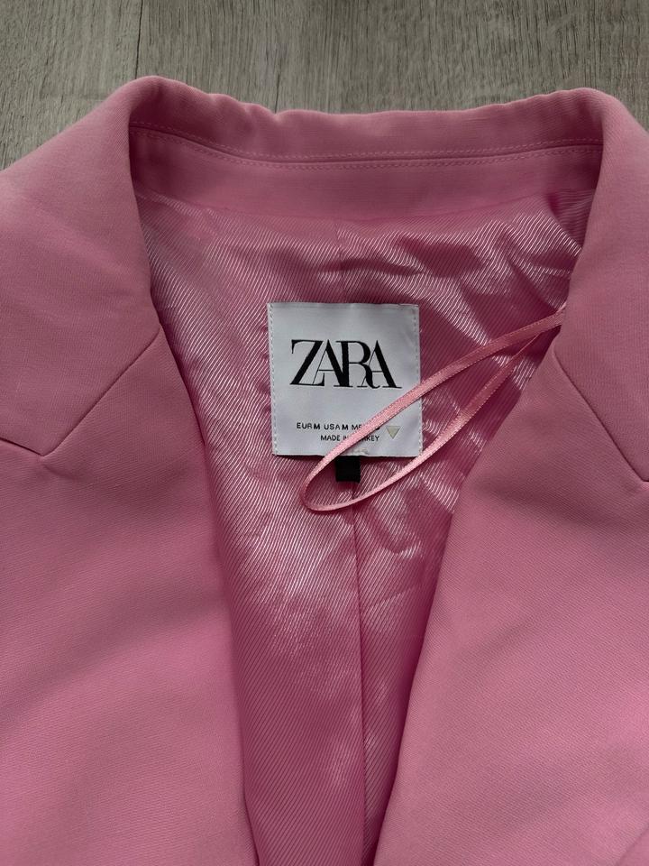 Zara пиджак розовый